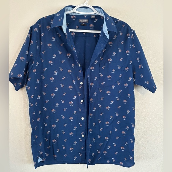 Van Heusen Short Sleeve Button Down - Picture 2 of 9